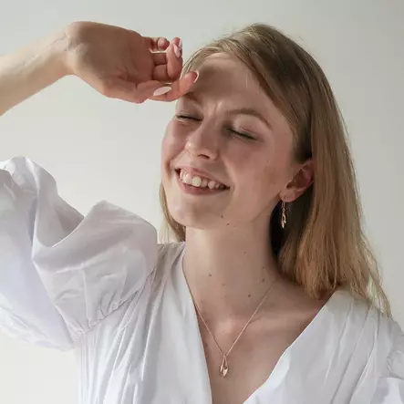 Lumoava Nefer sarjan kultainen riipus L76191420000 - Kultaiset kaulakorut - L76191420000 - 2